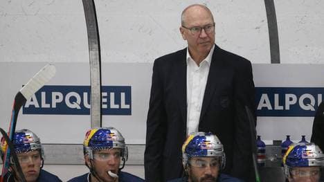 Wie viele Zuschauer Trainer Don Jackson und RB München zum DEL-Start begrüßen dürfen, ist ungewiss