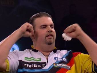 Gabriel Clemens zieht souverän in die dritte Runde der Darts-WM ein. Gegen das niederländische "Dark Horse" Wessel Nijman lässt der einstige WM-Halbfinalist gar nichts anbrennen. 