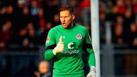 1. FC Nuernberg v FC St. Pauli - Second Bundesliga