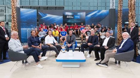 Der CHECK24 Doppelpass - seit über 25 Jahren eine Institution im deutschen Fußball