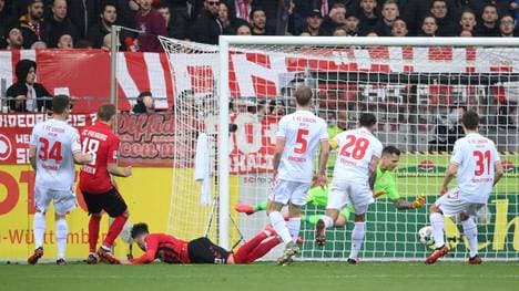 Robin Koch feiert sein Comeback mit einem Tor per Flugkopfball