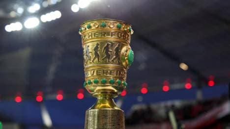 Leverkusen und Lautern spielen um die Männer-Trophäe