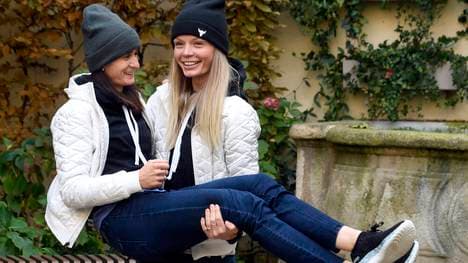 Martina Sablikova (l.) machte die Beziehung zu Teamkollegin Nikola Zdrahalova öffentlich