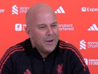 Arne Slot zeigt sich erfreut über die Leistung von Florian Wirtz nach dessen Verletzungspause. Der Liverpool-Trainer betont, dass der Deutsche gegen West Ham nicht zum ersten Mal eine starke Partie ablieferte.