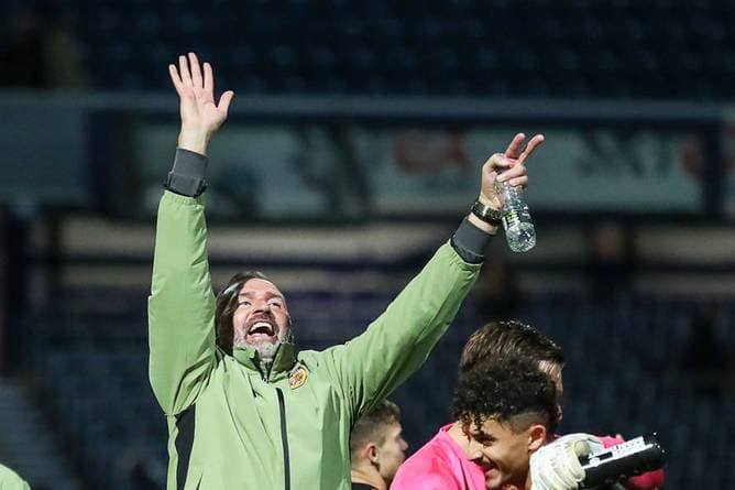 Ex-HSV-Coach Walter setzt Lauf fort