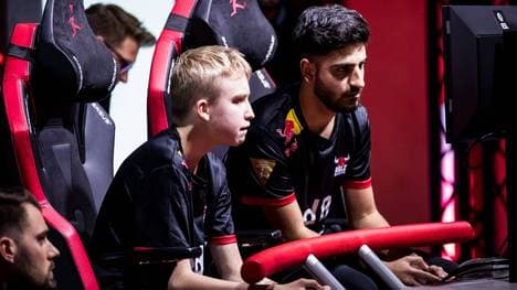 Anders "RBLZ_Anders" Vejrgang und Umut "RBLZ_Umut" Gültekin (r.) gehen als Titelverteidiger ins Rennen