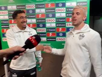 Der VfB fährt nach Berlin. Zum zweiten Mal in Folge stehen die Schwaben im Finale des DFB-Pokals. Entsprechend gut ist die Laune bei den Spielern und Trainer Sebastian Hoeneß. Ermedin Demirović packt kurzerhand sein bestes Portugiesisch aus.