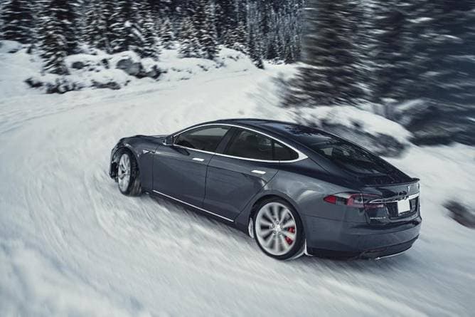 Wichtige Tipps: Mit dem E-Auto durch den Winter