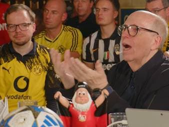 Reiner Calmund leakt im SPORT1-Fantalk eine spannende Anekdote. Er fragte Louis van Gaal einst nach einem Transfer von Thomas Müller.