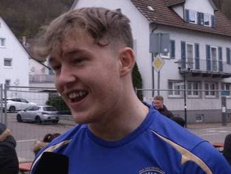 Die Fans des FC Chelsea sprechen am SPORT1-Mikrofon über Heidenheim und sind bei bester Laune.