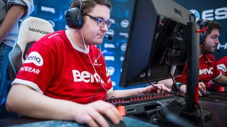 Esportspieler stehen unter dem gleichen psychologischen Druck wie Profisportler.
