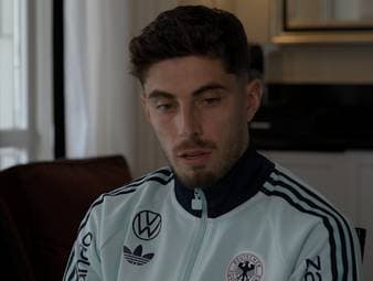 Kai Havertz findet lobende Worte für die Offensivabteilung beim DFB-Team. Er erinnert ebenso an die wichtige Qualität von guten Jokern und bringt einen WM-Siegtorschützen ins Spiel. 