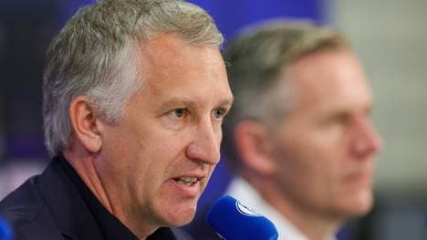 Muss Spieler verkaufen: S04-Sportvorstand Frank Baumann