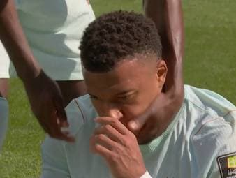 Kylian Mbappé trifft bei dieser WM wie am Fließband. Im Viertelfinale gegen Marokko vergibt der Superstar aber aus elf Metern kläglich. Er ist eben auch nur ein Mensch.
