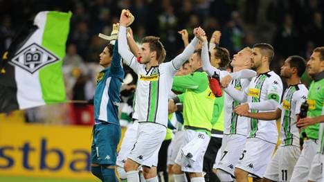 Borussia Moenchengladbach v FC Augsburg - Bundesliga