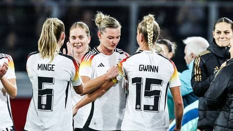 Gwinn folgte als Kapitänin auf Popp (M.)