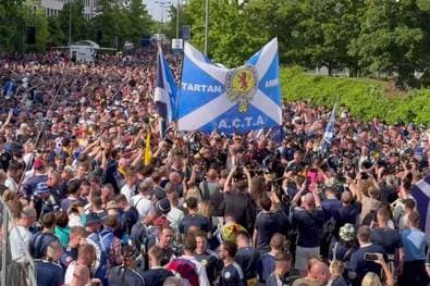 Ausnahmezustand! Schotten nehmen Köln ein