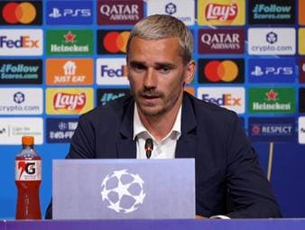 Antoine Griezmann wird Atlético Madrid im kommenden Sommer in Richtung MLS verlassen. Vor dem Champions-League-Duell mit dem FC Barcelona richtet der Franzose dankende Worte an seinen langjährigen Trainer Diego Simeone.