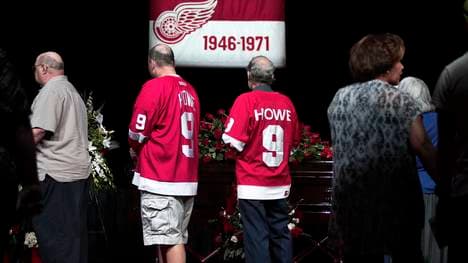 Mourners And NHL Fans Attend Gordie Howe Visitation In Detroit