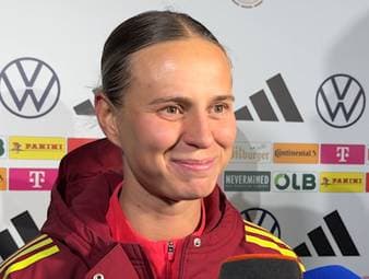 Klara Bühl erzielte den Siegtreffer im Halbfinal-Hinspiel der Nations League gegen Frankreich. Die Nationalspielerin spricht über ihre Gedanken vor dem Tor und über ihre verletzten Mitspielerinnen Lena Oberdorf und Giovanna Hoffmann.