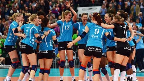 Freude über den Sieg: Die Volleyballerinnen des Schweriner SC