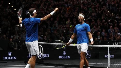 Roger Federer und Rafael Nadal gewinnen ihr gemeinsames Doppel beim Laver Cup