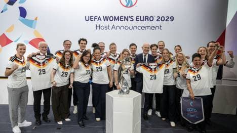 Die deutsche Delegation freut sich über den Zuschlag