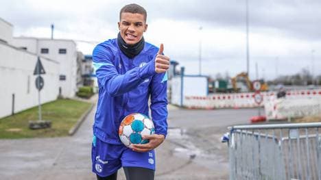 Malick Thiaw gehört bei Schalke zu den absoluten Leistungsträgern - nun klopft der AC Milan an