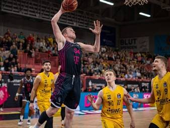 Bonn muss ins Entscheidungsspiel