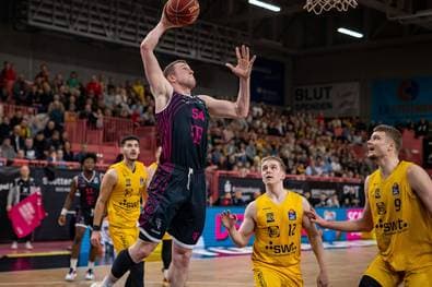 Bonn muss ins Entscheidungsspiel