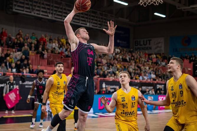 Bonn muss ins Entscheidungsspiel