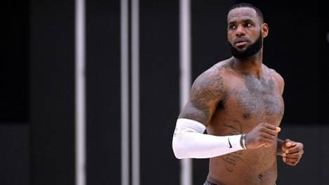 LeBron James zurück im Training