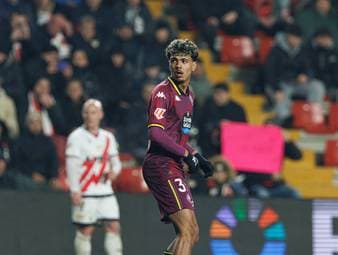 Bitteres Startelf-Debüt von Aznou