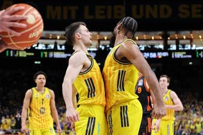 Last-Second-Drama um Halbfinaleinzug