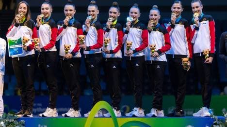 Auch Varfolomeev (r.) durfte jubeln