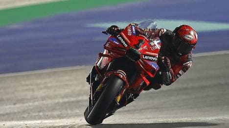 Bagnaia rast in Katar zum Sieg