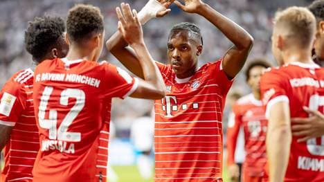 Mathys Tel schlägt mit Jamal Musiala ab