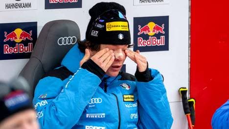 Der Sieger Giovanni Franzoni (ITA) wischt sich die Freudentränen aus den Augen. 