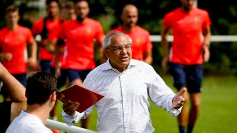 Felix Magath vor wenigen Tagen beim Trainingsstart vom FC Flyeralarm Admira