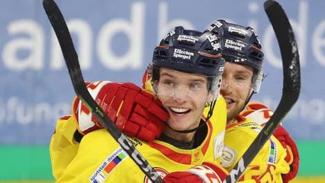 Adler Mannheim v Duesseldorfer EG - DEL