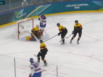 Das deutsche Eishockey-Nationalteam um Kapitän Leon Draisaitl ist gegen den Mitfavoriten USA chancenlos und kassiert eine deutliche 1:5-Niederlage. Damit muss das DEB-Team den Umweg über die Qualifikation ins Viertelfinale nehmen.