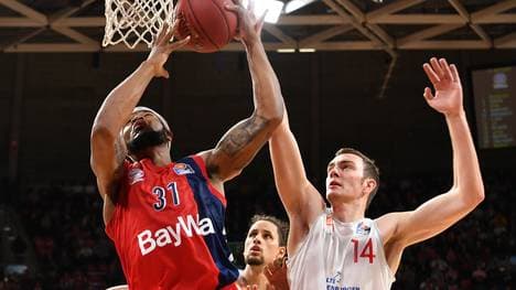 Basketball: Philipp Herkenhoff von Rasta Vechta meldet sich für NBA-Drafts an, Philipp Herkenhoff (rechts) spielt beim Überraschungsteam aus Vechta 