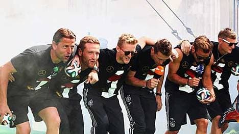 Mit diesem Tanz sorgte das DFB-Team für große Diskussionen im Internet