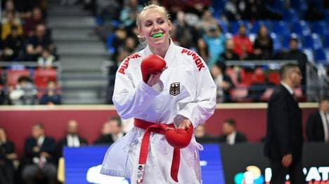 Mia Bitsch bejubelt ihre Goldmedaille