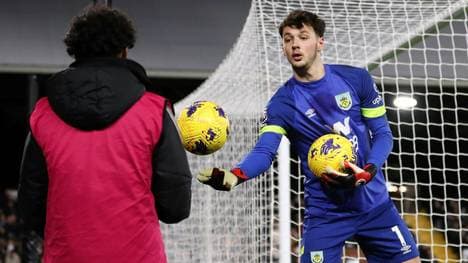 Nur Torhütern darf der Ball noch zugeworfen werden