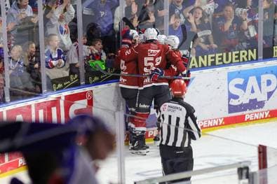 Mannheim neuer Tabellenführer