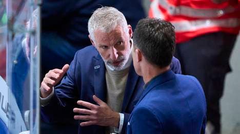  DEB-Sportdirektor Christian Künast (l.) hat die Eisqualität kritisiert 