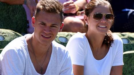 Lina Meyer (r.) sähe Joshua Kimmich lieber mit einem Nationaltrikot, das über die Hose fällt