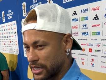Der Superstar ist zurück auf der größten Bühne. Neymar gab im letzten Gruppenspiel Brasiliens gegen Schottland sein langersehntes Comeback und spricht im Anschluss über seine harte Arbeit in den Monaten zuvor. 