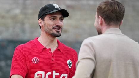 Mats Hummels (li.) hat seinen Abschied von der Baller League verkündet